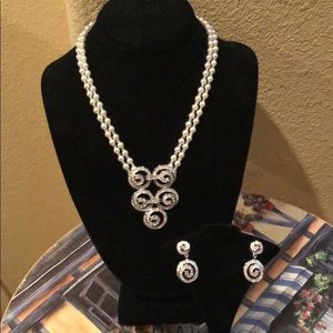 Fifth Avenue Necklace and earring set